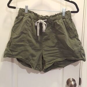 Aerie Olive Green Army Green Loose Fit Paperbag Drawstring Shorts Medium Size M‎